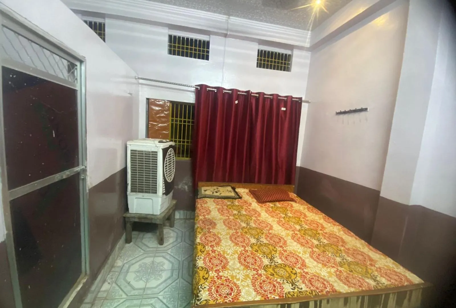 Konukevi Hotel Yatri Niwas Varanasi