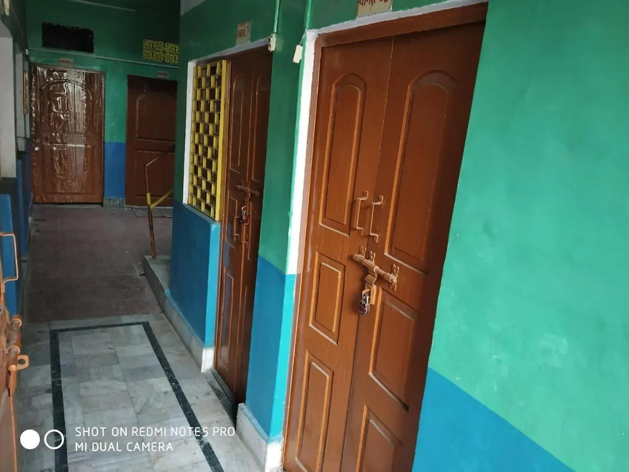 Hotel Yatri Niwas Varanasi Konukevi